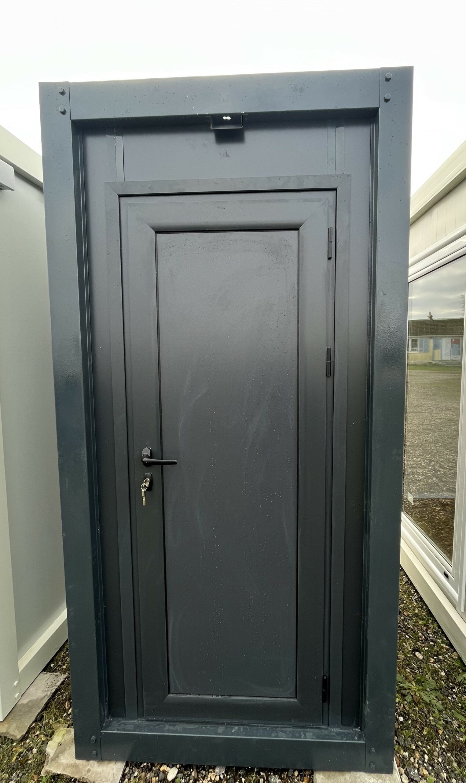 Eenvoudige sanitaire module voor het toilet met wastafel voor obra
