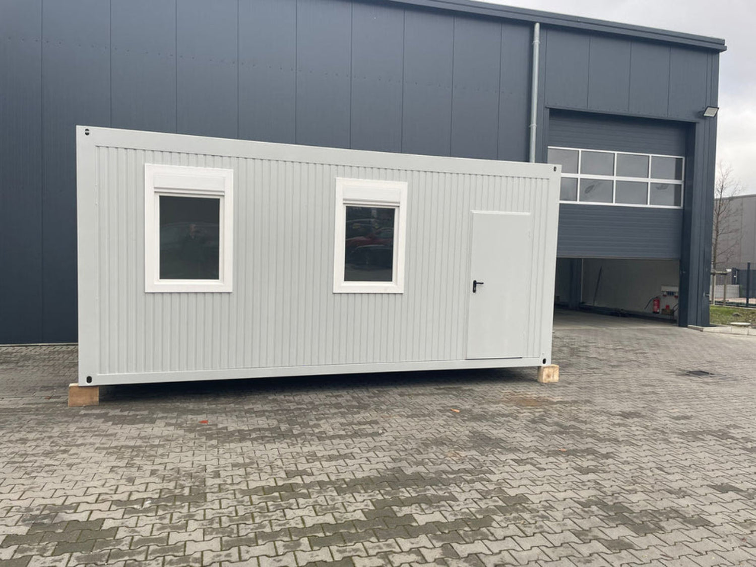 Kantoorcontainer 6.055 x 2.500