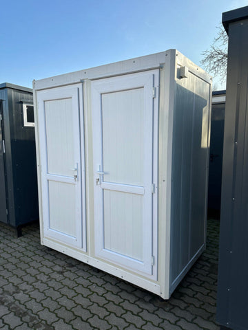Sanitaire cabine van 1,30 x 2,05 m met dubbele douche